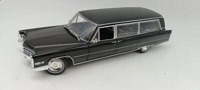 Greenlight PC18002 Cadillac Limousine Hearse 1966 - Photo 1/4