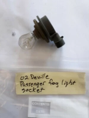 2002 CADILLAC DEVILLE ПРАВЫЙ/ПАССАЖИРСКИЙ ПРОТИВОТУМАННЫЙ ФОНАРЬ OEM РОЗЕТКА - Изображение 1 из 2