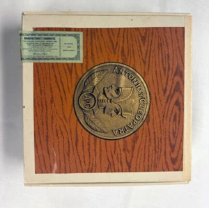 Vintage Empty Antonio y Cleopatra Cigar Box Grenadiers - Claro Light - Picture 1 of 3