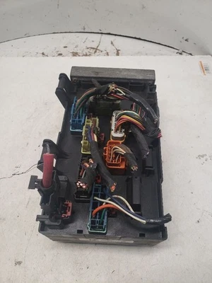 Compartimiento de motor de caja de fusibles compatible con 01-03 VOYAGER 1450983 Foto 1 de 4