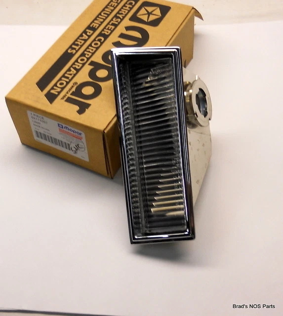 Nuevo de Lote Antiguo Mopar 1982-85 Chrysler LeBaron Town Country conv frt conjunto de lámparas de esquina Foto 1 de 1