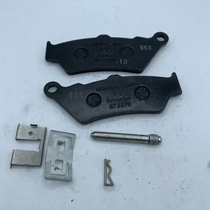 34112345445 KIT PASTIGLIE FRENO ANTERIORI ORIGINALI BMW F650 F650 ST GENUINE OEM - Picture 1 of 3