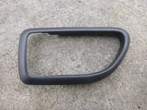 Subaru Impreza WRX GDA GDB Interior Door Handle Surround Trim Front LHS 00-02 - Foto 1 di 1