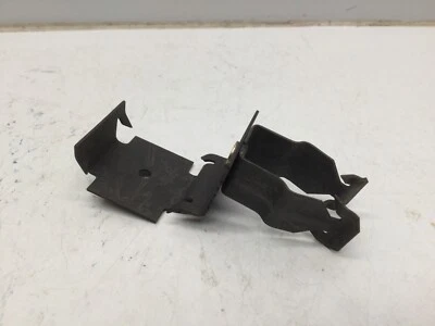 Cooper B-Line BP-12-B5 Beam Hanger 3/4” EMT 1/2” RIGID/MC to Stud Fastener 100PK - Image 1 of 4