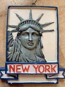 Adorno de Navidad de la Estatua de la Libertad de Nueva York Make America Great Again MAGA - Imagen 1 de 4