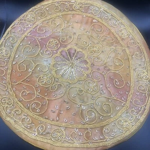 FUNDA DE ALMOHADA MANDALA COJÍN REDONDA FLORAL LENTEJUELAS ORO DISEÑO CUERDA MULTICOLOR - Imagen 1 de 12