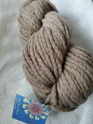 Hilo Mirasol Ushya tono #1703 hilo súper voluminoso y suave  Foto 1 de 4