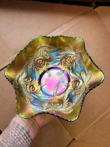 Very Pretty Fenton Green Carnival Glass Heart & Vine Pattern Ruffled Bowl - Picture 1 of 20