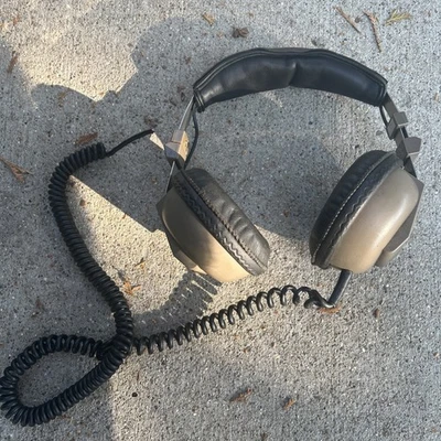 Auriculares estéreo vintage realistas Nova-40 Japón años 70 RadioShack como están Foto 1 de 4