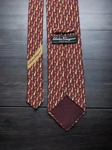 Cravatta Salvatore Ferragamo 100% seta, gancio equitazione vintage made in Italy - Foto 1 di 10
