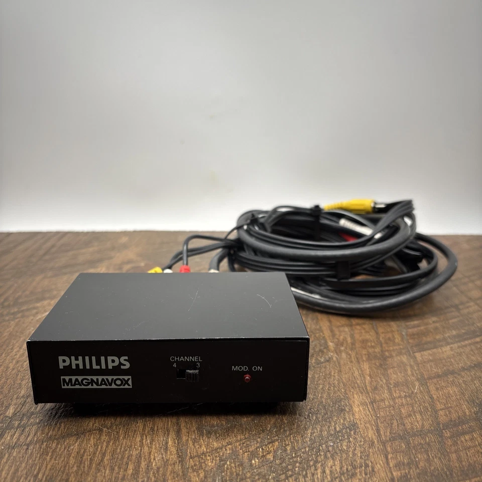 3G Vintage Gaming RF Modulator - Philips Magnavox PM61138 AV TV Switch Box - Image 1 of 4