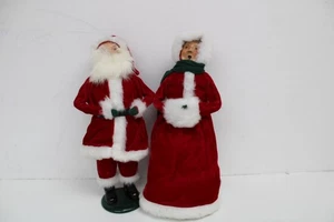 Byers Choice Carolers Santa & Mrs Claus in roten Samt-Outfits & weißem Fellbesatz - Bild 1 von 8