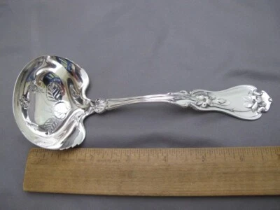 Cucharón de salsa Whiting Sterling VIOLET (1903) - 7 1/8 pulgadas - ¡Sin mono! Foto 1 de 4