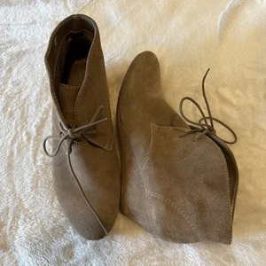 Clarks Artisan Women's Warm Brown Suede Lace up Heeled Ankle Booties - Picture 1 of 5