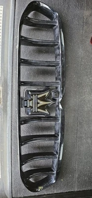 Parrilla superior del radiador Maserati Grecale 2023/24/emblema de radar 670170829 OEM23/24 Foto 1 de 4
