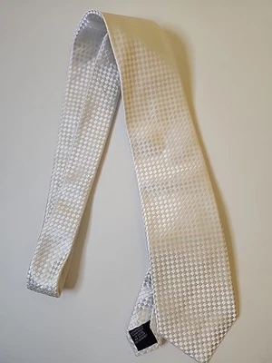 Винтажный мужской галстук Pierre Cardin блестящий кремово-белый 4 дюйма x 58 дюймов полиэстер  - Изображение 1 из 3