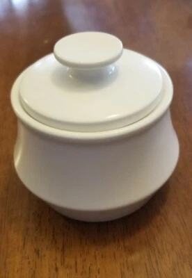 Noritake PROGRESSION 9006 pearl white sugar bowl with lid  - Image 1 of 3
