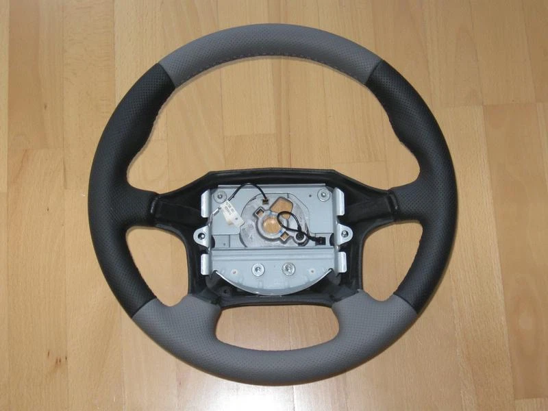 Lenkrad Lederlenkrad für Volvo 850 S60 S40 u.a. Volvo mit Leder neu beziehen - Bild 1 von 3