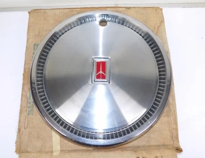 NOS GM 1982 1983 Oldsmobile Ciera 13" Hubcap Wheel Cover  22520650 - Image 1 of 3