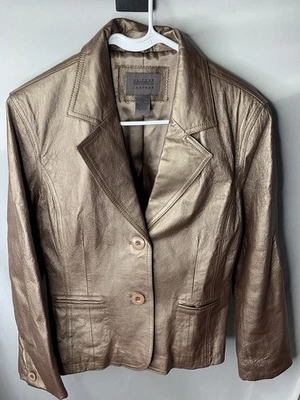 Chaqueta Blazer Uniforme John Paul Richard’s Tostado/Dorado Cuero Metálico Foto 1 de 4