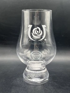 Vaso de whisky bourbon oficial Glencairn Kentucky Derby - rosa herradura grabada - Imagen 1 de 3