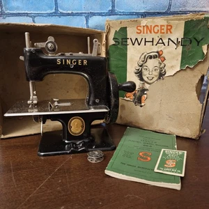 Singer Sewhandy Model 20 Toy Sewing Machine w/ Box – 1950s, Works - Picture 1 of 12