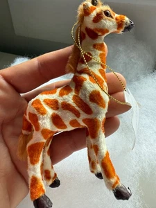 FAUX FUR GIRAFFE CHRISTMAS TREE ORNAMENT WINTER GIRAFFE ANIMAL Wondershop - Picture 1 of 5