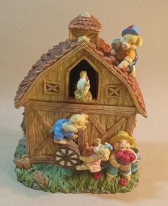 Musical Barn. Moving Figures. San Francisco Music Company. Farmer In The Dell. - Picture 1 of 10