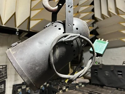Altman Par 56 Stage Lighting Spot/Flood Light 500W Tested - Image 1 of 4