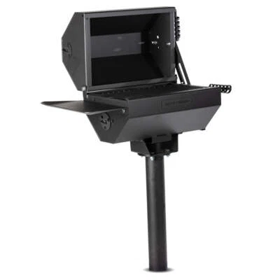 Parrilla/fumador estilo parque Ash & Ember, 260 cuadrados Parrilla de carbón con tapa Foto 1 de 4