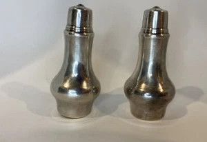 Vtg SI Silver Plated Salt & Pepper Shakers 4.5” With Plugs - Picture 1 of 7