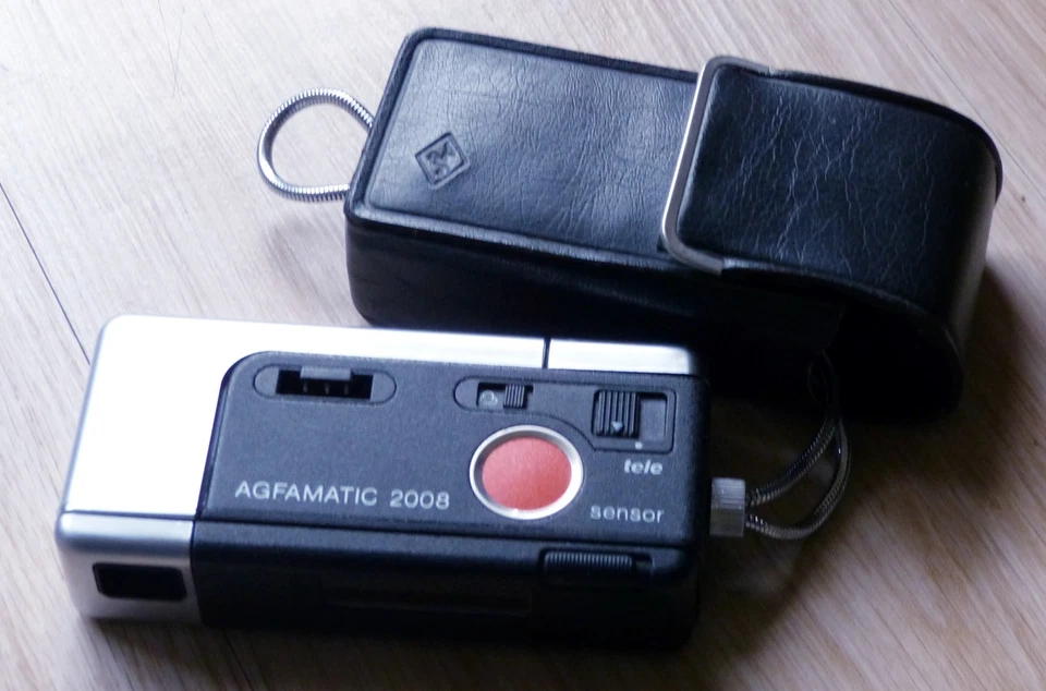 Agfa Agfamatic 2008 Pocket Kamera silber / schwarz Vintage mit Etui - Bild 1 von 1