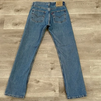 Vintage Levis 501 USA Made Size 32x32 Faded Blue Denim Jeans 501-0193 90s 2002 - Image 1 of 4