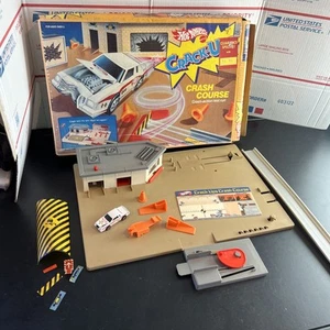 USED 1985 VINTAGE HOT WHEELS CRACK-UPS CRASH COURSE SET 9637 MISSING PIECES - Picture 1 of 17