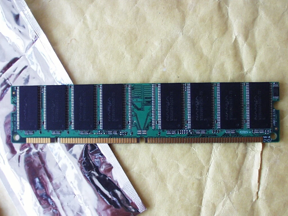 Nanya 128MB PC133 Synchronous DRAM 133MHz computer system memory - Image 1 of 3