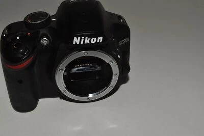 NIKON D3200 DIGITAL CAMERA 24.2MP w/AF-S DX NIKKOR 18-55MM 1:3,5-5.6G VR (KVX36) - Image 1 of 4