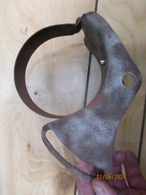 SOPORTE GENERADOR TRACTOR FORD DISTRIBUIDOR LATERAL 8N 10151-C USADO ORIGINAL #1 Foto 1 de 4