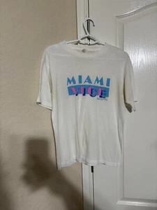 T-shirt grande bianca Miami Vice Universal City Studios 1984 vintage rara ULTIMA! - Foto 1 di 9
