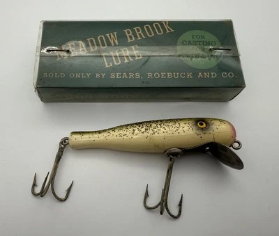 SEÑUELO DE PESCA PAW PAW-MEADOW ARROOK SEÑUELO 4” MADERA MINNOW VERDE Y BLANCO BRILLO Foto 1 de 4