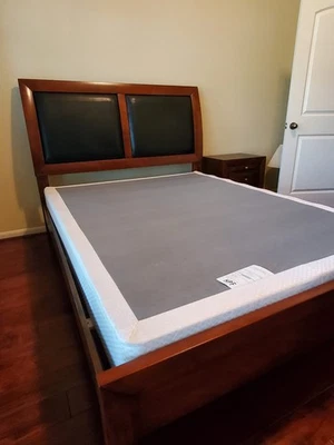 bedroom furniture set - Image 1 of 4