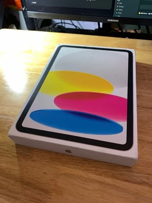 Apple iPad A16, 128 GB, Silver (2025) [NEW] - Image 1 of 2