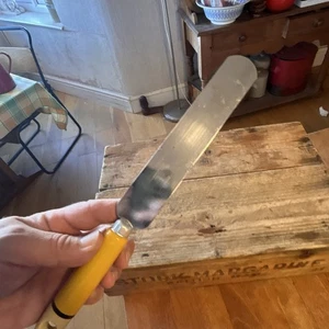 Vintage Prestige / Skyline Palette Utensil - Flipper / Lifter - Yellow Handle - Picture 1 of 4