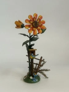 566/25 Blumeninsel Sonnenrose Vogelhaus Hubrig Erzgebirge - Picture 1 of 3