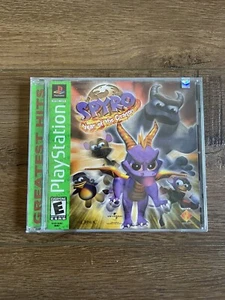Spyro: Year Of The Dragon (Greatest Hits) (PS1, 2000) NUOVO DI ZECCA! SIGILLATO IN FABBRICA! - Foto 1 di 6