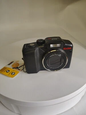 Kodak EasyShare Z915 10MP Digital Camera - Stabilized w/ Aspheric Retinar Lens - Image 1 of 4