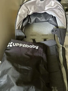 UPPAbaby Vista Bassinet - Henry - Vista, Cruz, Mina and Ridge - Black Gray - Picture 1 of 7