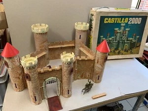 Castillo 2000 Spain Giner : Chateau en plastique, bel état en boite, années 70'. - Photo 1/11