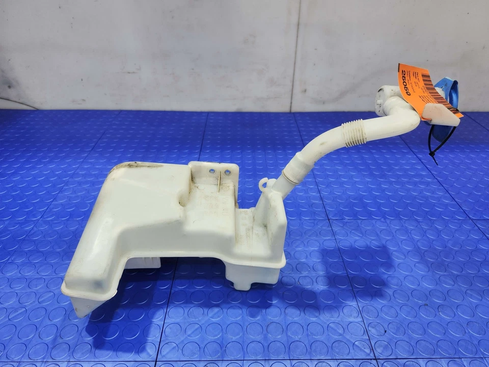 Conjunto depósito líquido lavadora parabrisas 11-18 Volkswagen Jetta sedán OEM Foto 1 de 4