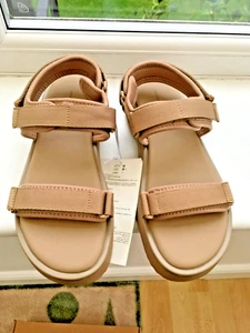 Ladies Sports Sandal Beige size UK 7 Non slip sole - Brand new in Box - Imagen 1 de 5