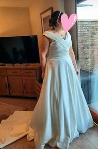 Victoria Jane by Ronald Joyce Ivory Wedding Dress Size 18 - Picture 1 of 10